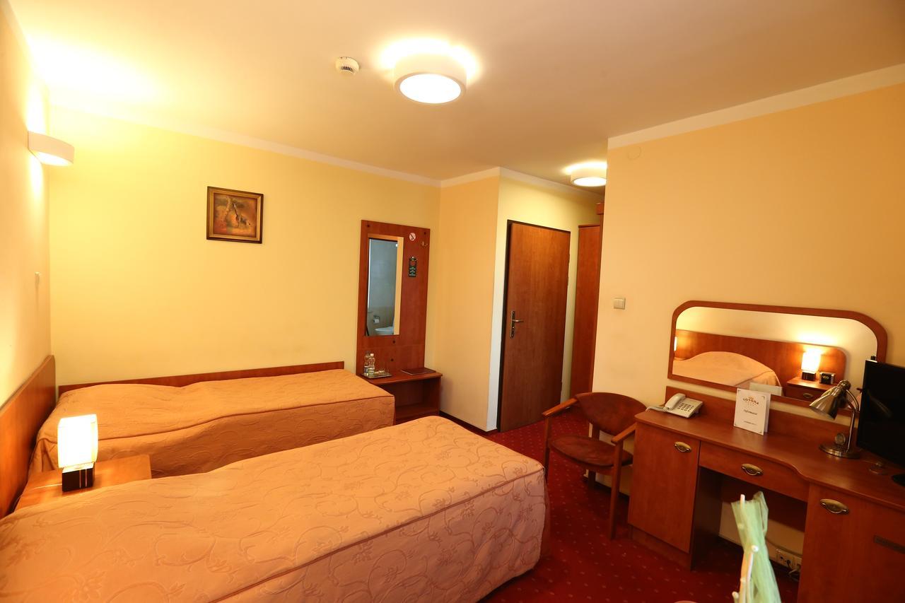 Hotel Korona Цеханув Экстерьер фото