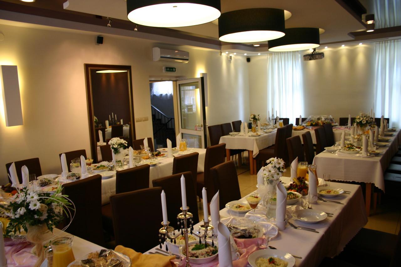 Hotel Korona Цеханув Экстерьер фото